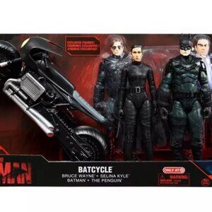 DC Comics The Batman Batcycle With 4 Figures